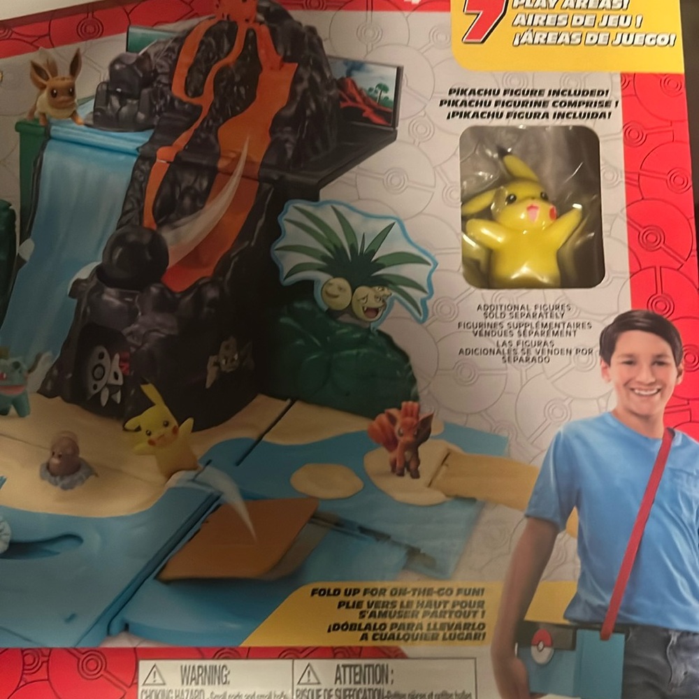 POKÉMON CARRY CASE VOLCANO PLAYSET